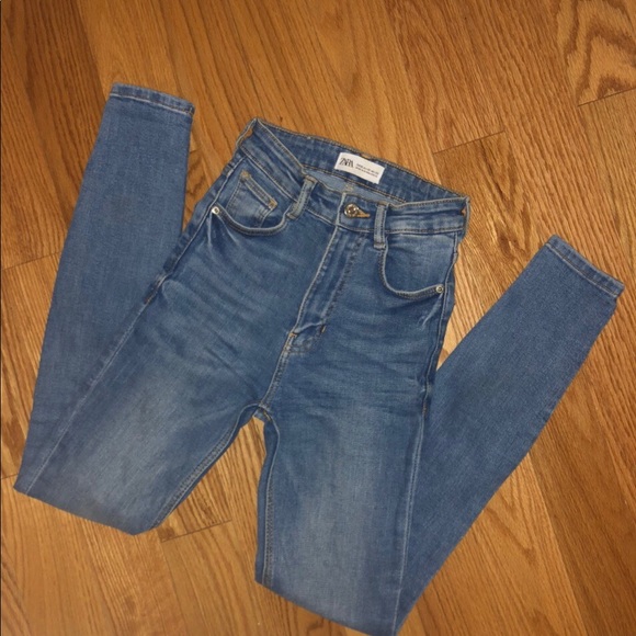 Zara High Waisted Skinny Jeans (Size 00) - Picture 3 of 4